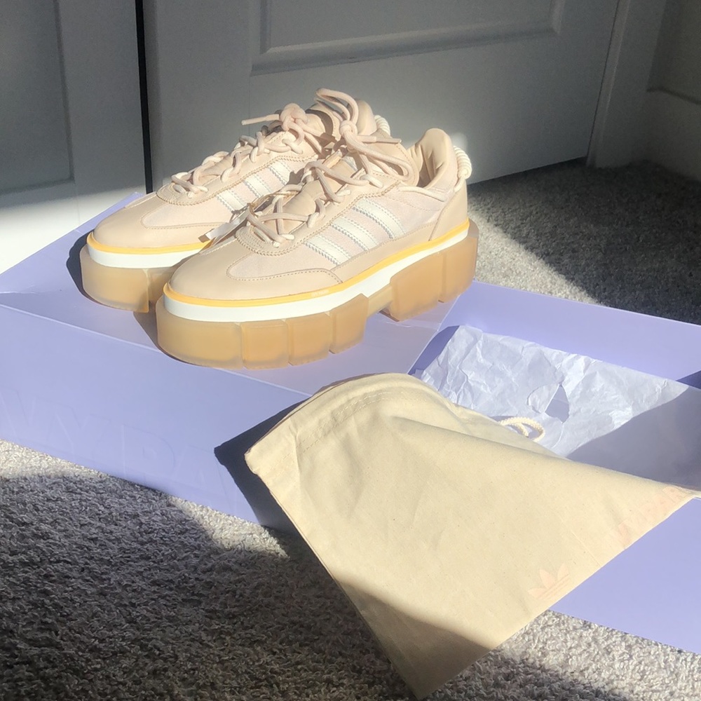 Adidas super sleek x ivy park wmn’s sneakers